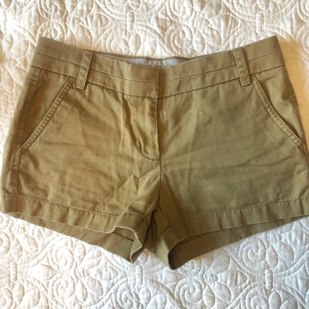 EUC J. CREW ORIGINAL KHAKI CHINO SHORTS